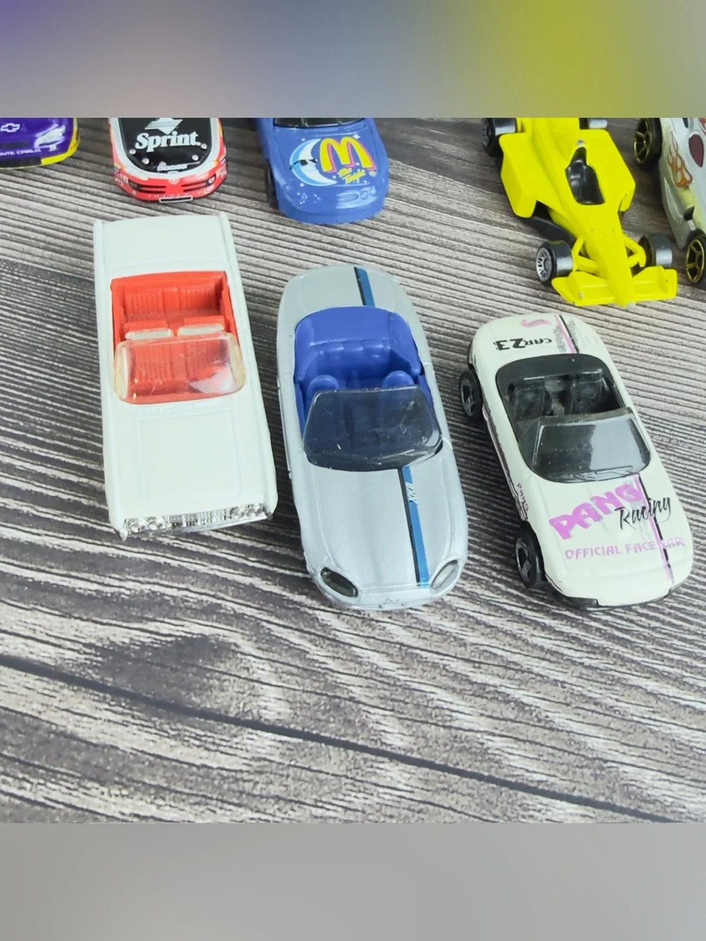 Hot Wheels Diecast Car Lot of 10 – NASCAR, Race Cars & Fantasy – Loose